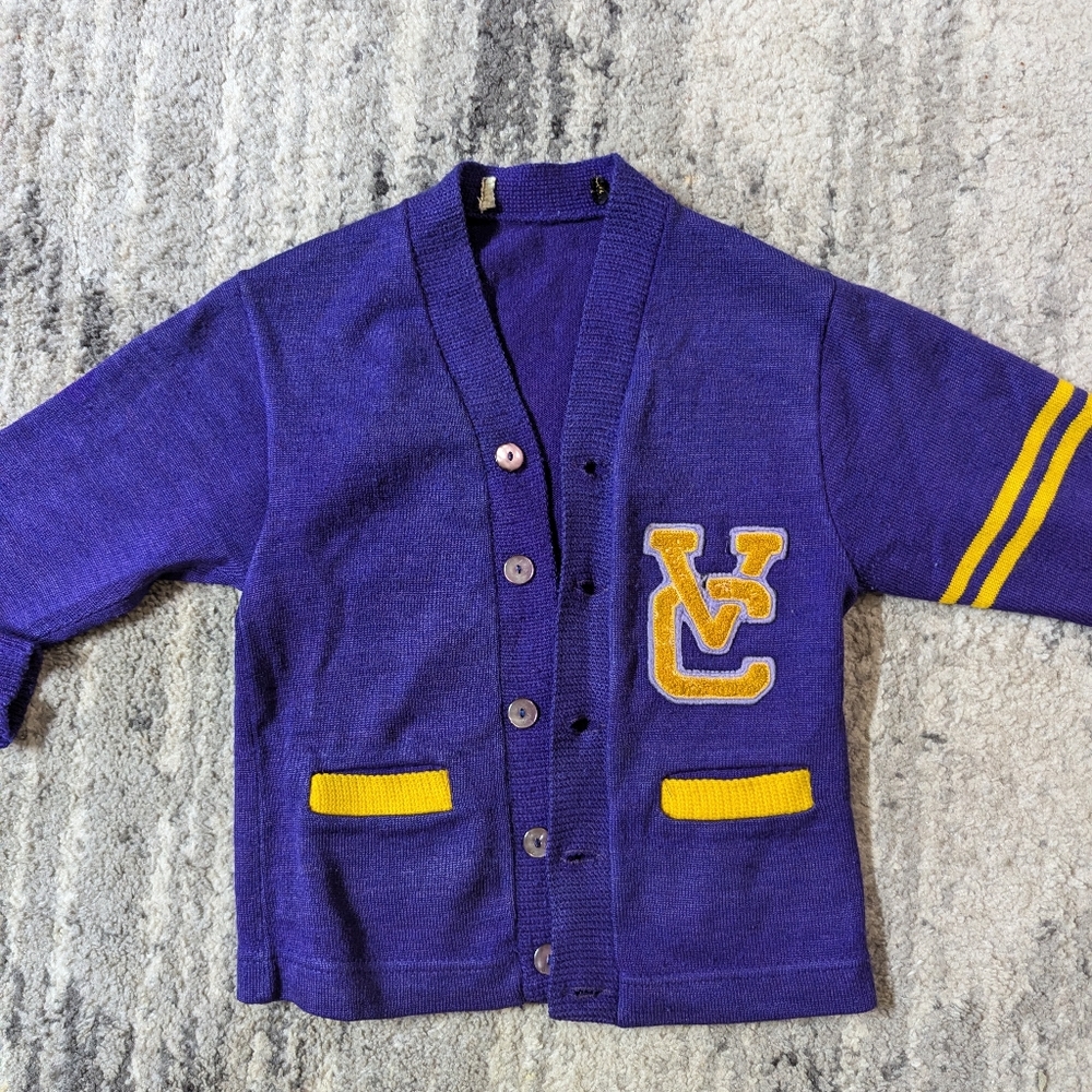 Vintage womens university letter cardigan, size xs, wool in a stunning purple